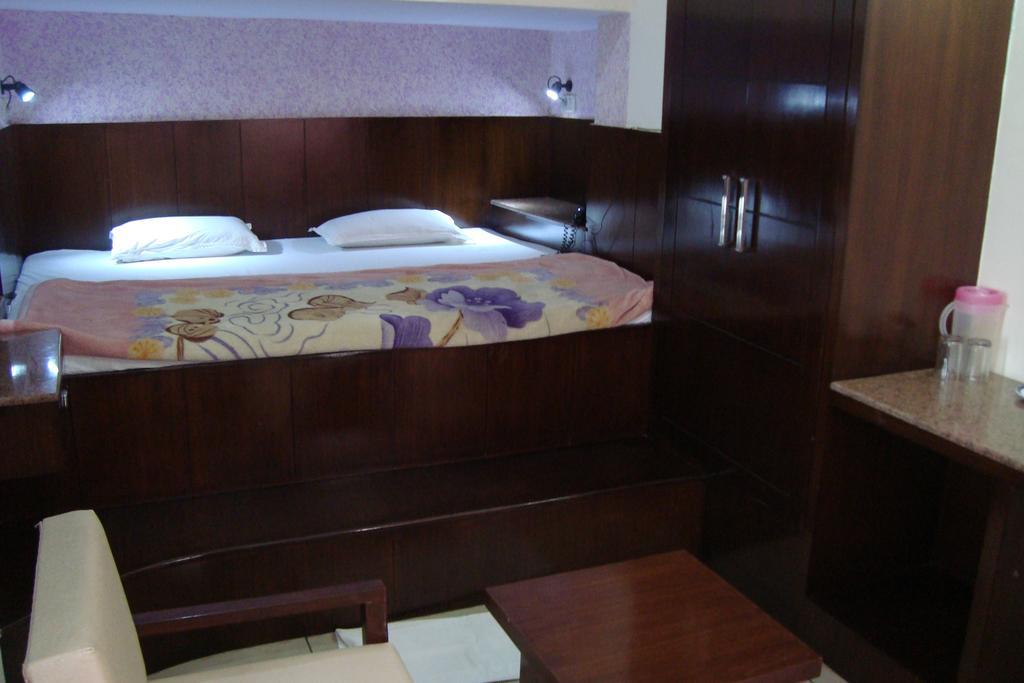 Hotel Dawat Palace Agra  Room photo